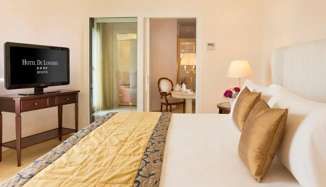 Hotel De Londres Rimini 4*,
