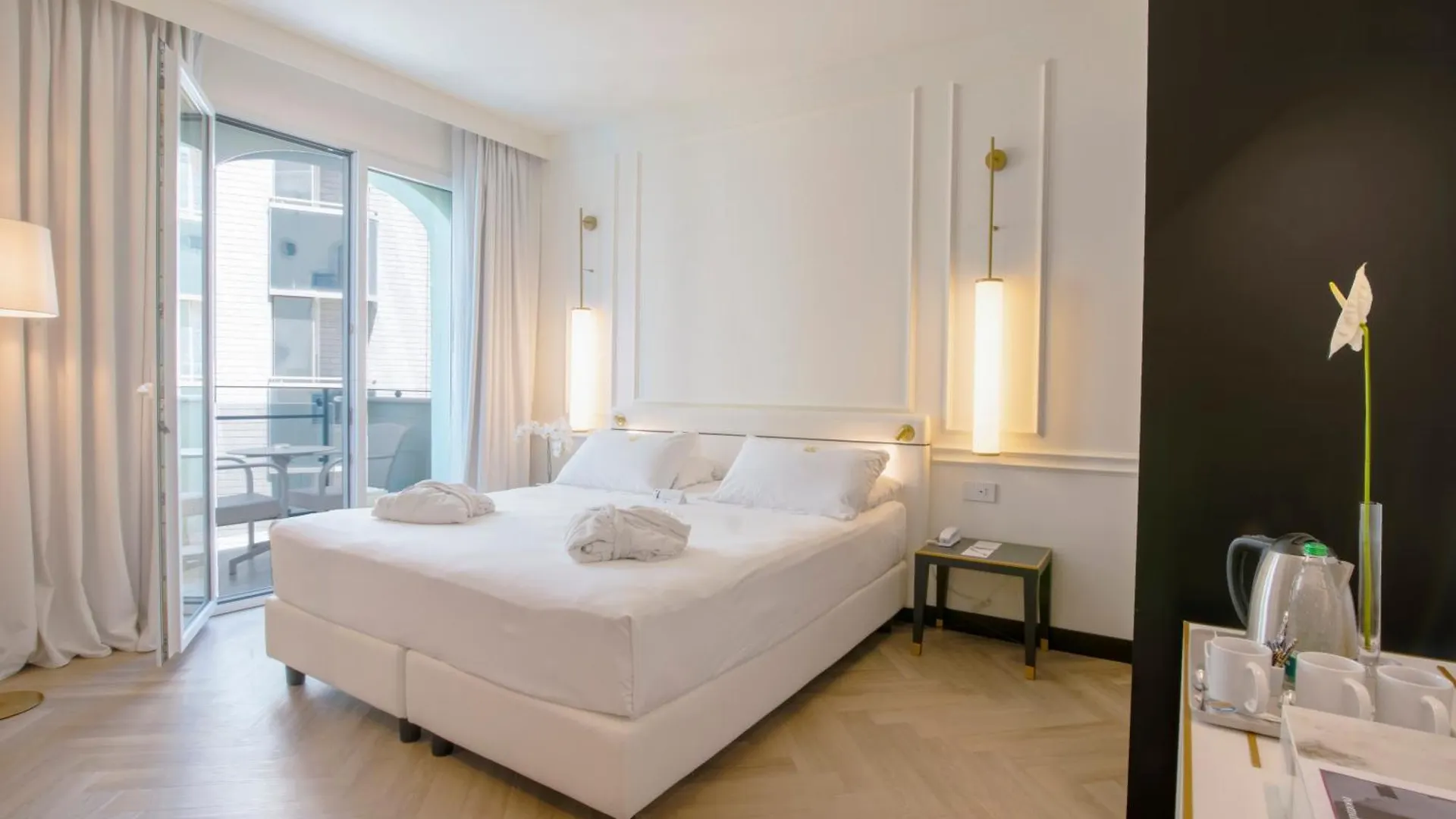 Hotel De Londres Rimini 4*,  Italy