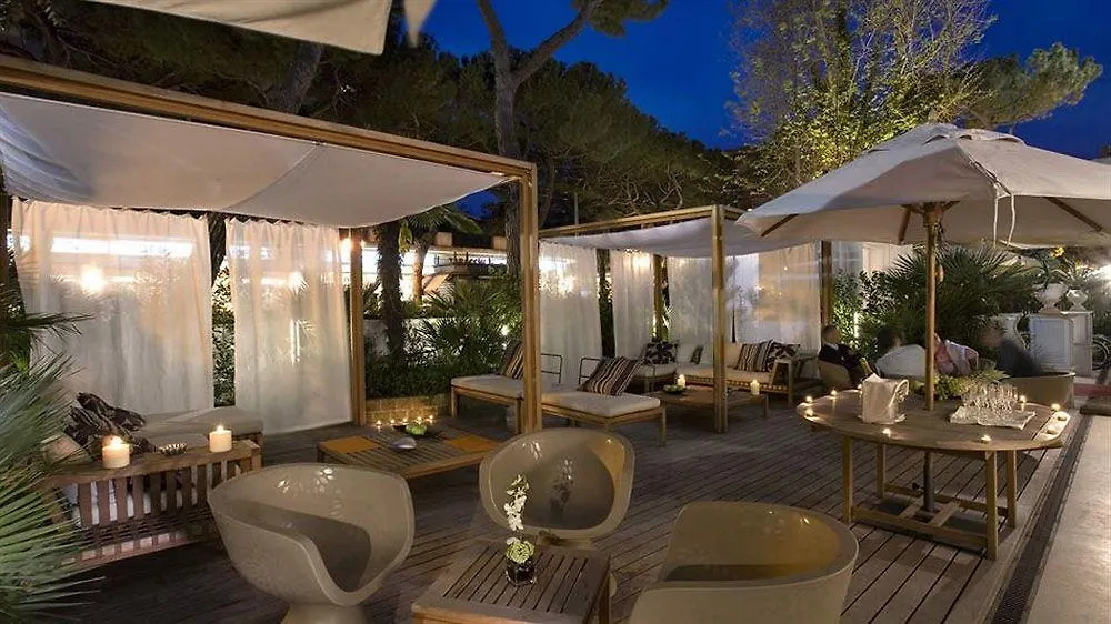 Hotel De Londres Rimini 4*,